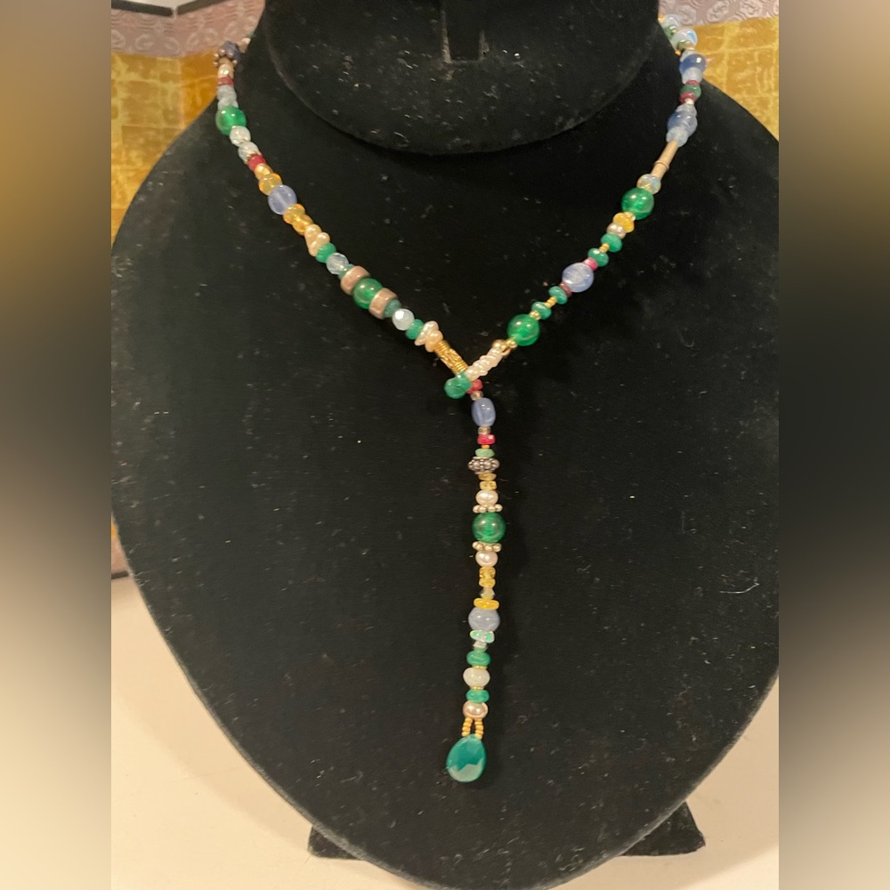 Green Onyx, Ruby and Aquamarine Lariat-NWOT